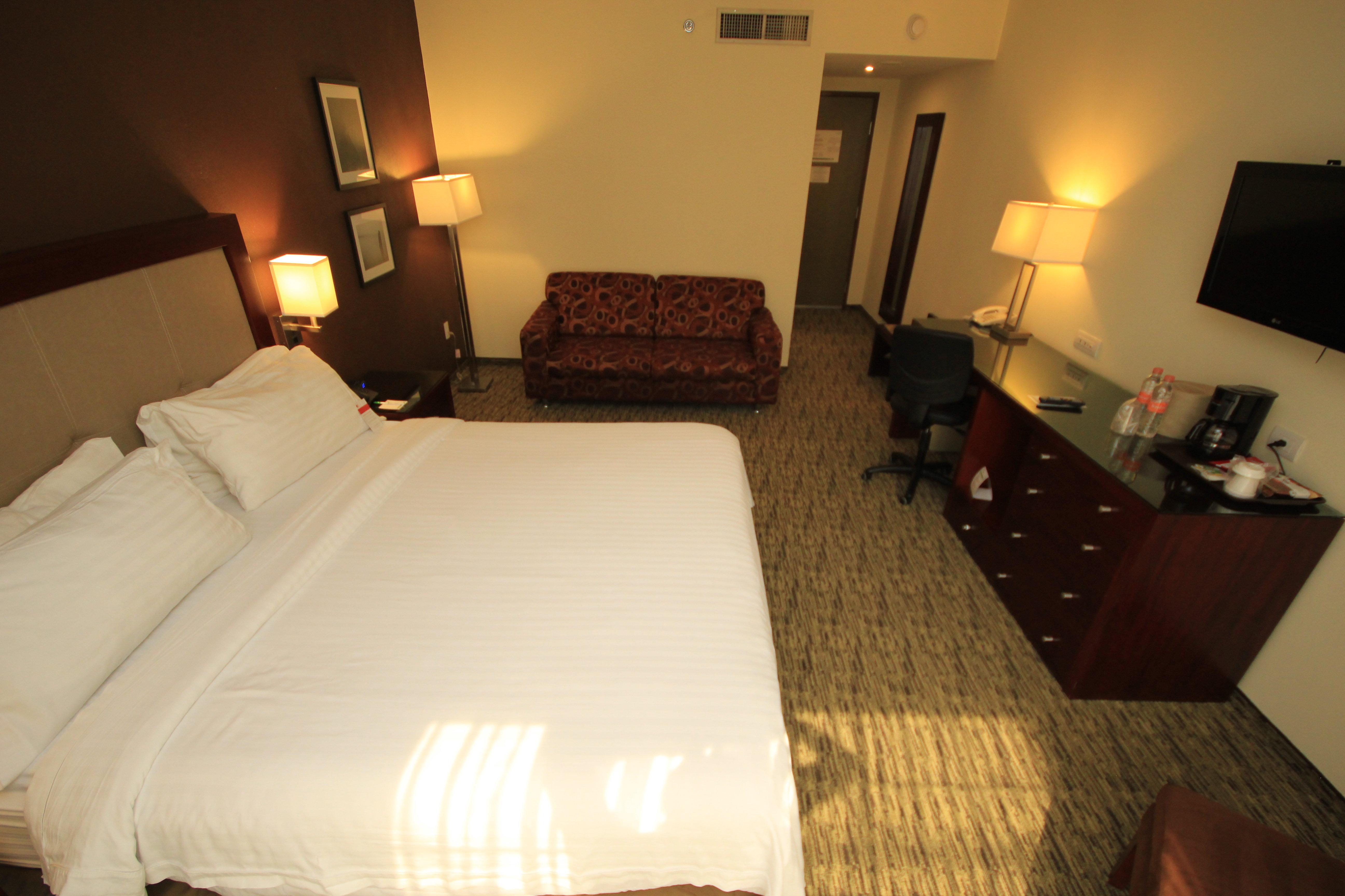 Holiday Inn Leon By Ihg Экстерьер фото