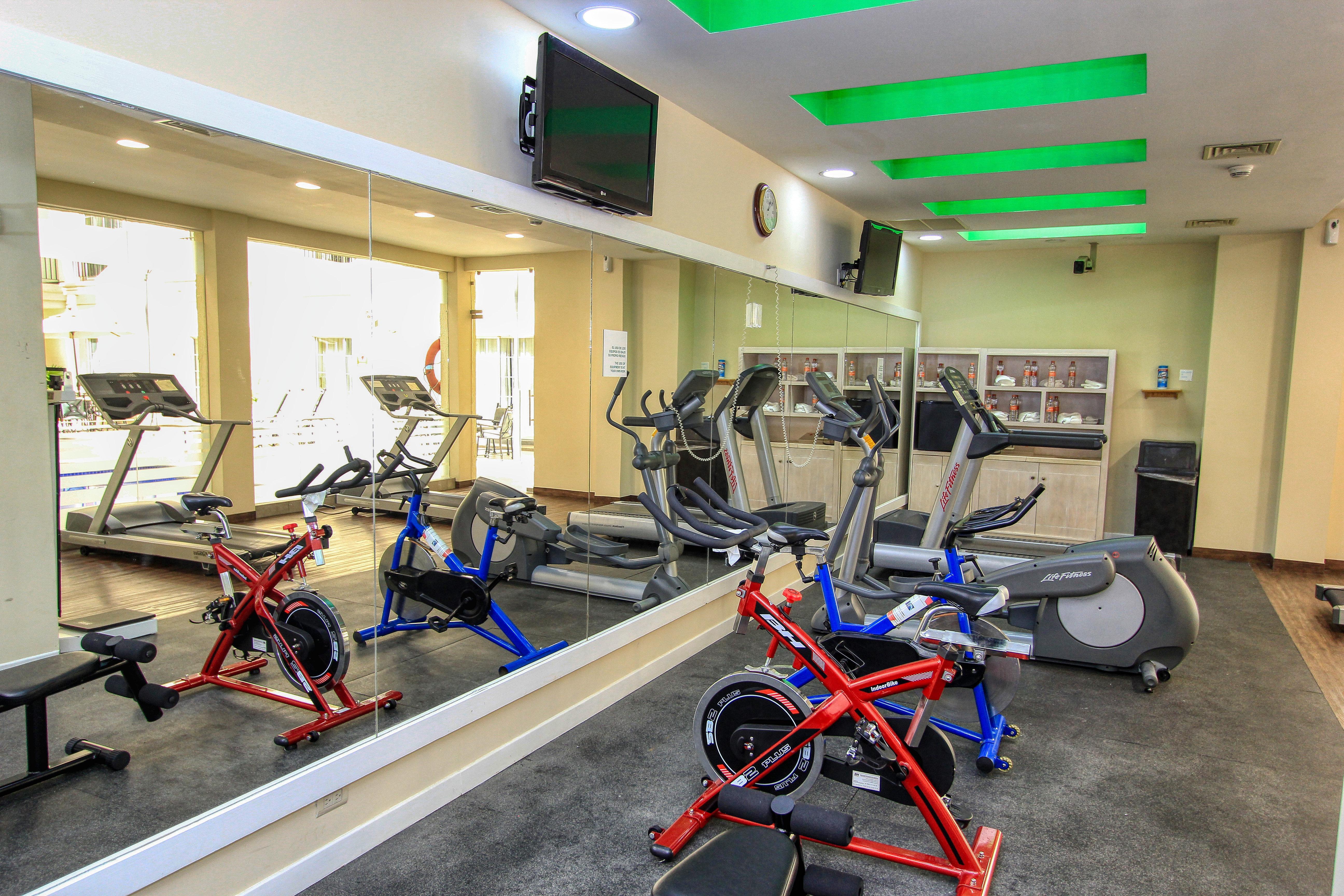 Holiday Inn Leon By Ihg Экстерьер фото