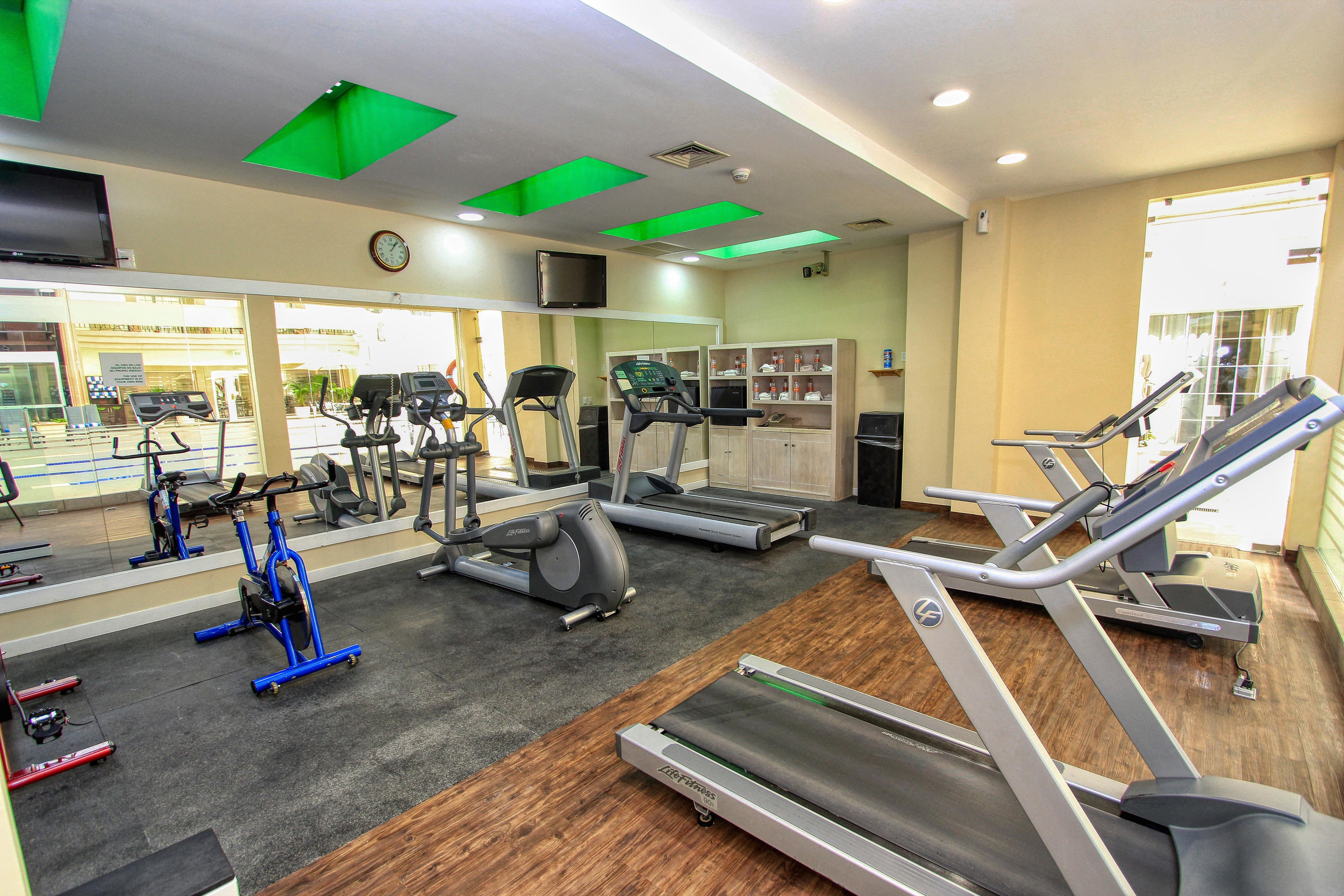 Holiday Inn Leon By Ihg Экстерьер фото