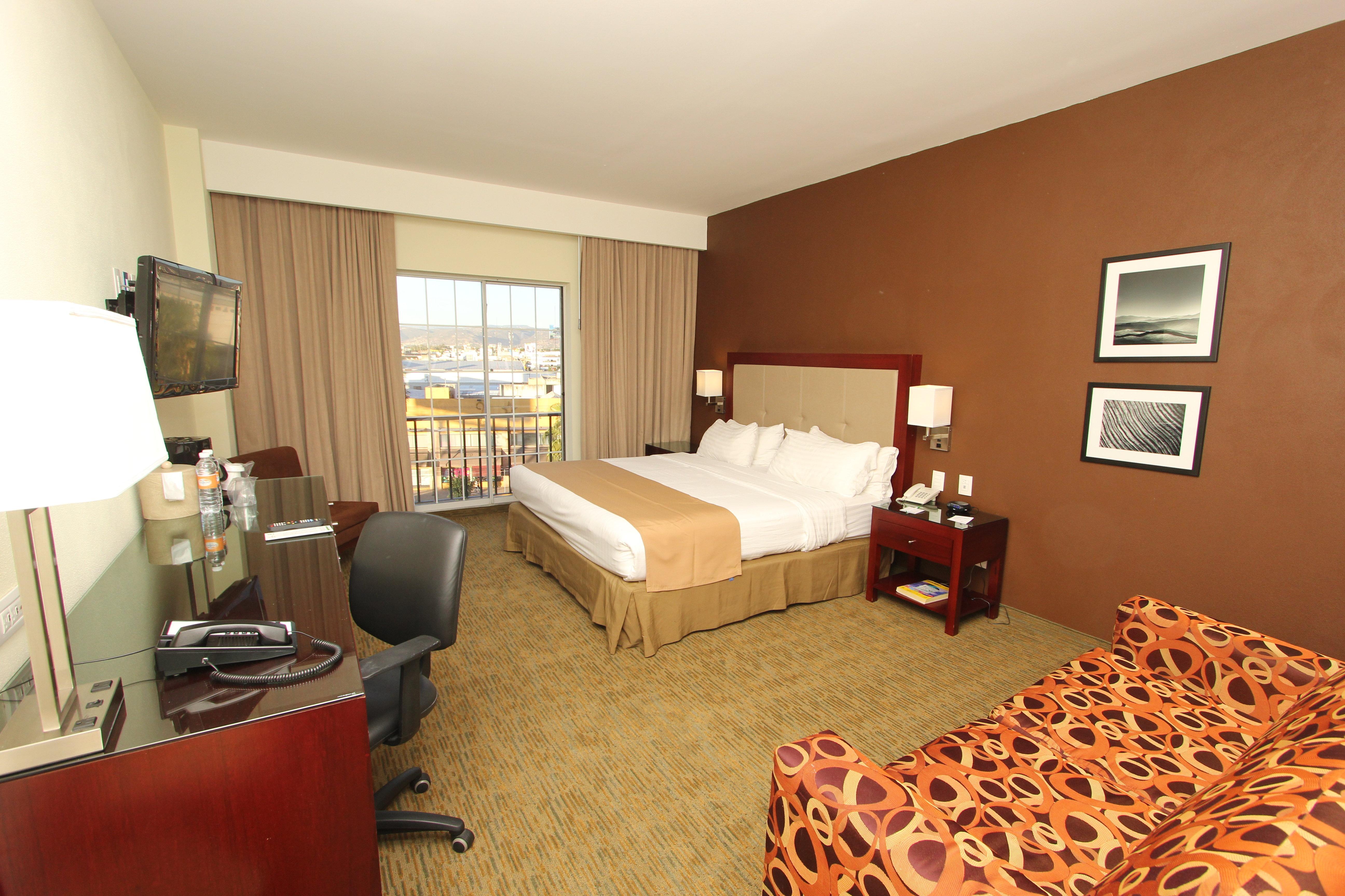 Holiday Inn Leon By Ihg Экстерьер фото