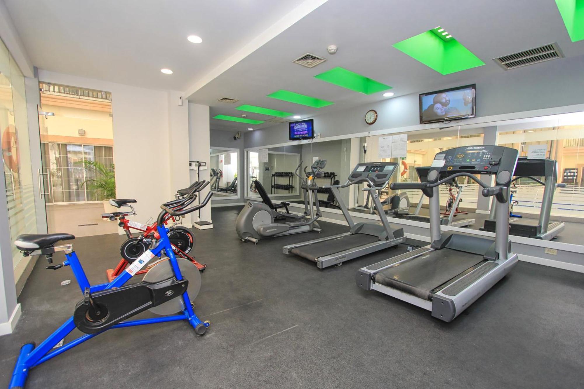 Holiday Inn Leon By Ihg Экстерьер фото